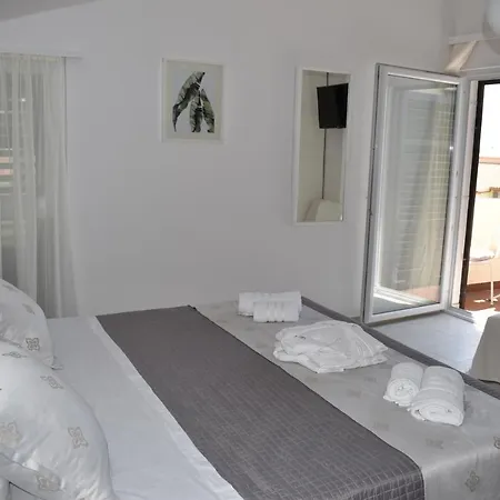 Pehar * Makarska